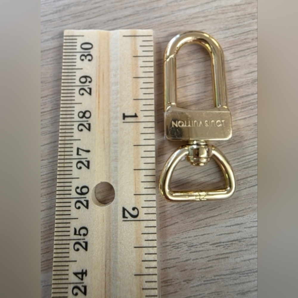 Louis Vuitton Gold Hardware Lobster Clasp X2 - Picture 3 of 4